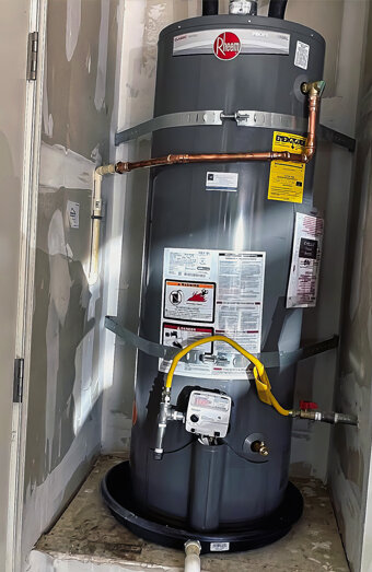 https://joondannahotwater.com.au/uploads/2025/06/electric-hot-water-system-32635.jpg