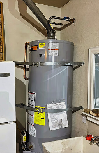 https://joondannahotwater.com.au/uploads/2025/06/electric-hot-water-system-58767.jpg